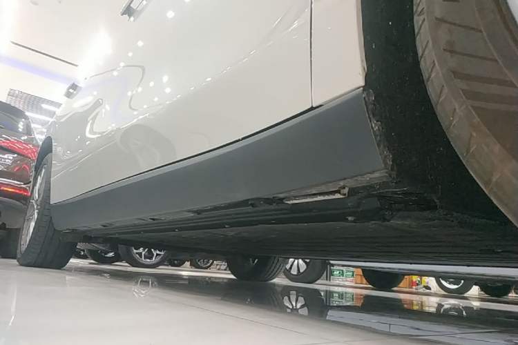 Used Leapmotor C10 2026 605 LiDAR Version Right Side Sill