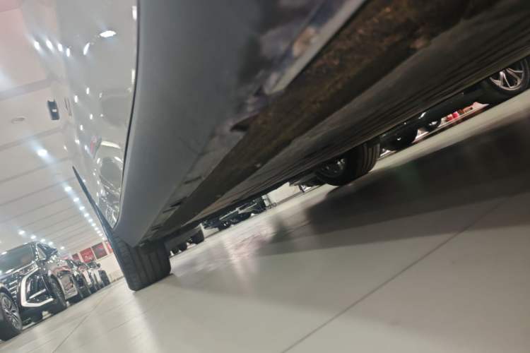 Used Leapmotor C10 2026 605 LiDAR Version Right Side Sill