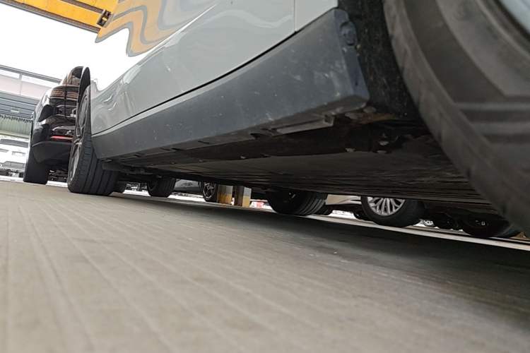 Used Leapmotor C10 2026 605 LiDAR Version Right Side Sill