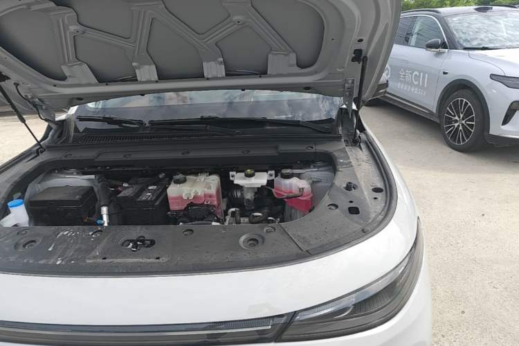 Used Leapmotor C10 2026 605 LiDAR Version Engine Bay Left