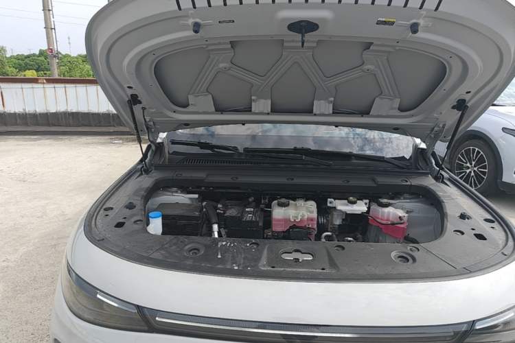 Used Leapmotor C10 2026 605 LiDAR Version Engine Bay Right