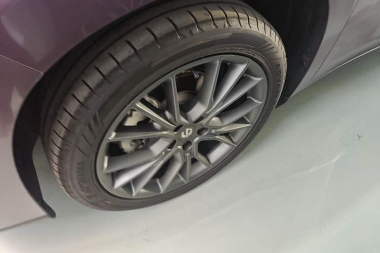 Used Leapmotor C10 2026 605 LiDAR Version Left Front Wheel Hub