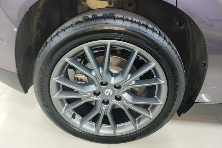 Used Leapmotor C10 2026 605 LiDAR Version Right Rear Wheel Hub