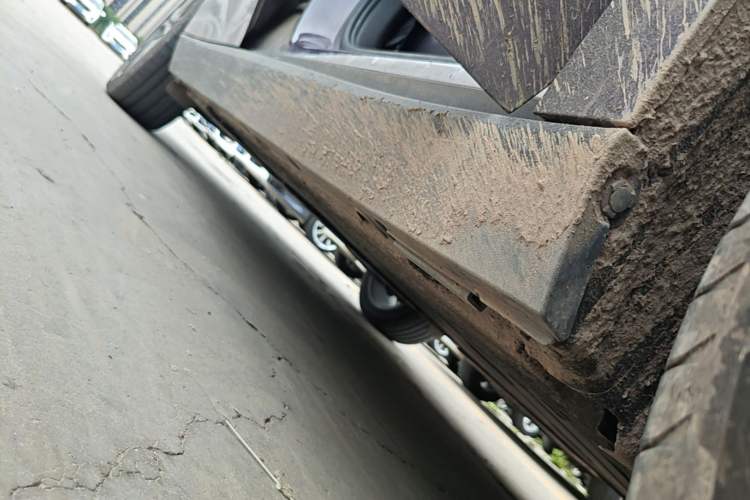 Used Leapmotor C10 2026 210 Joyful Edition Right Side Sill