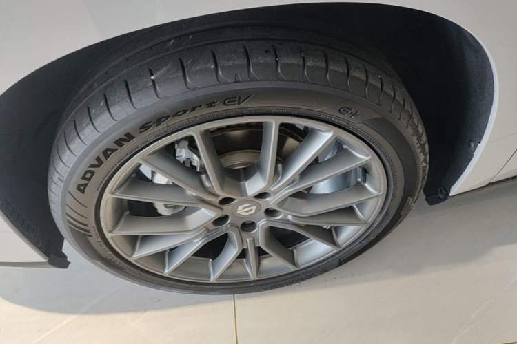 Used Leapmotor C10 2026 605 LiDAR Version Left Front Wheel Hub