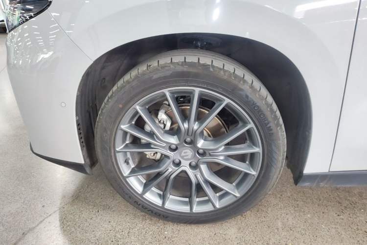 Used Leapmotor C10 2026 605 LiDAR Version Left Front Wheel Hub
