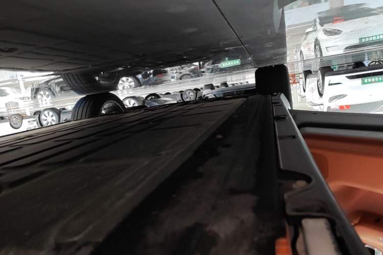 Used Leapmotor C10 2026 605 LiDAR Version Left Side Sill