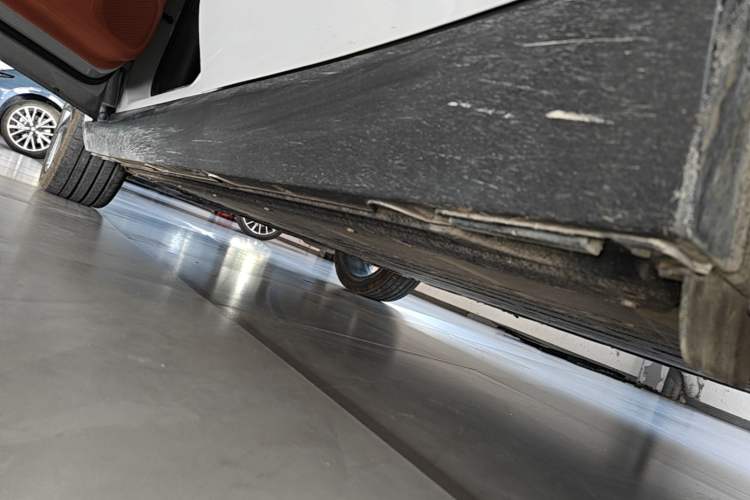 Used Leapmotor C10 2026 605 LiDAR Version Left Side Sill