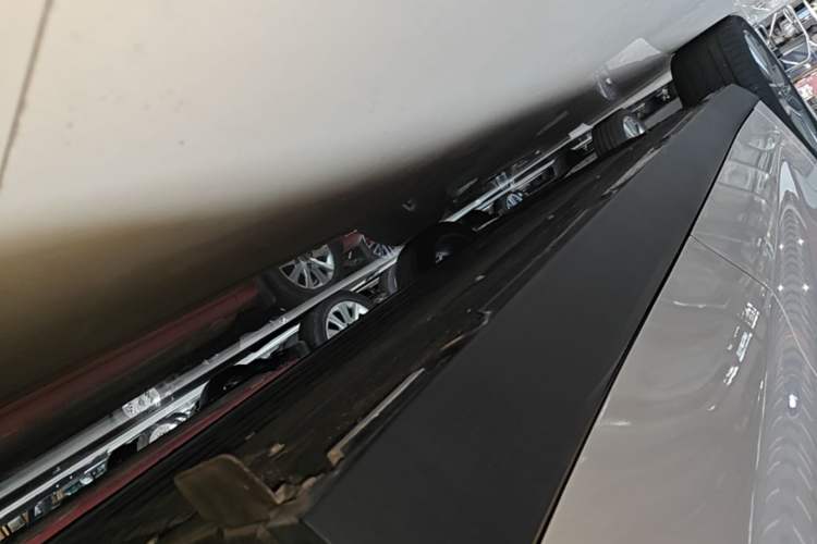 Used Leapmotor C10 2026 605 LiDAR Version Left Side Sill