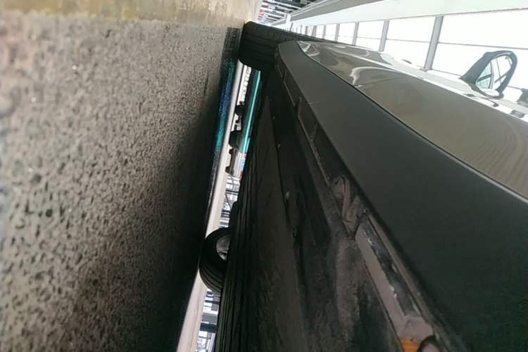 Used Leapmotor C10 2026 605 LiDAR Version Left Side Sill
