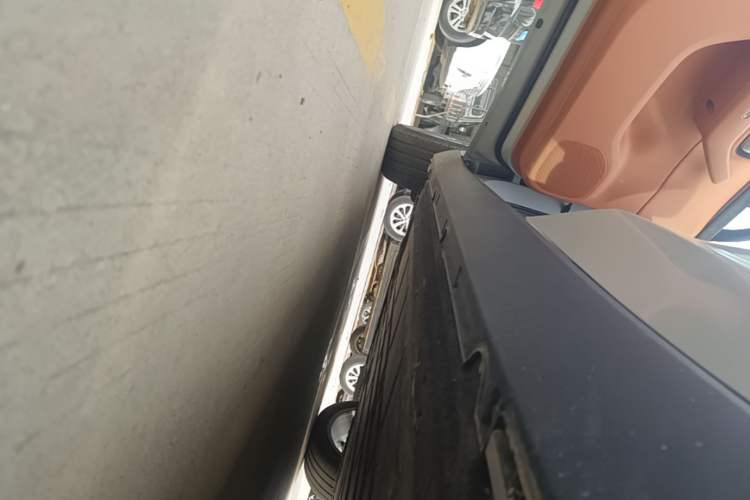 Used Leapmotor C10 2026 605 LiDAR Version Left Side Sill