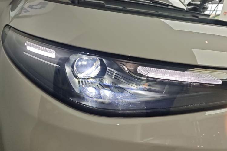 Used Leapmotor C10 2026 605 LiDAR Version Right Front Headlight
