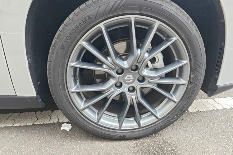 Used Leapmotor C10 2026 605 LiDAR Version Right Front Wheel Hub