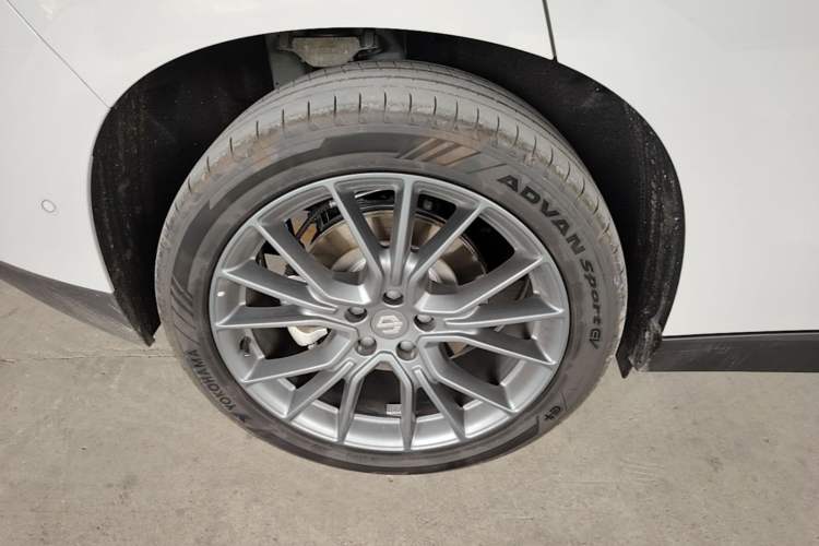 Used Leapmotor C10 2026 605 LiDAR Version Right Rear Wheel Hub
