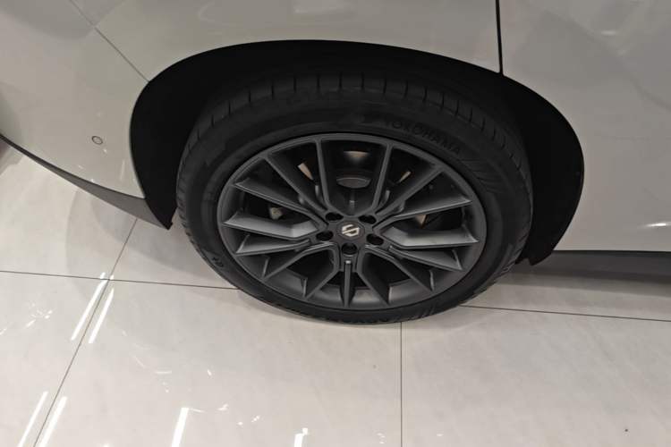Used Leapmotor C10 2026 605 LiDAR Version Right Rear Wheel Hub