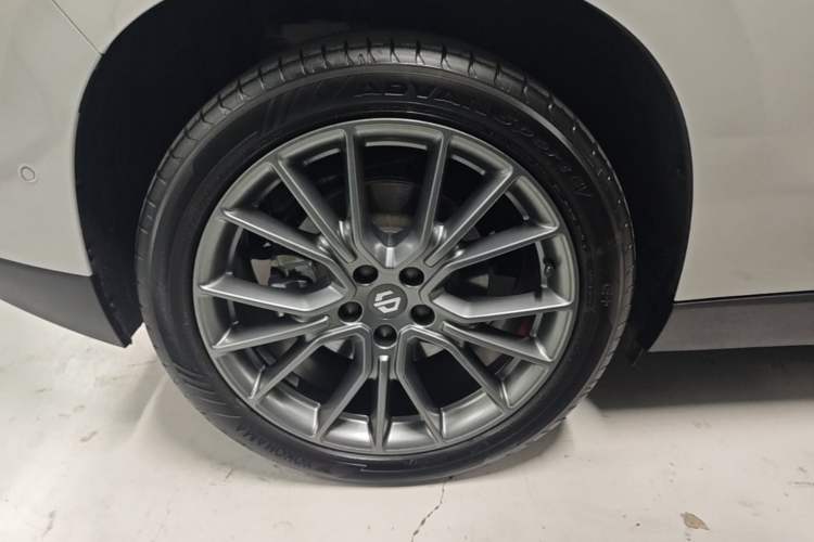 Used Leapmotor C10 2026 605 LiDAR Version Right Rear Wheel Hub