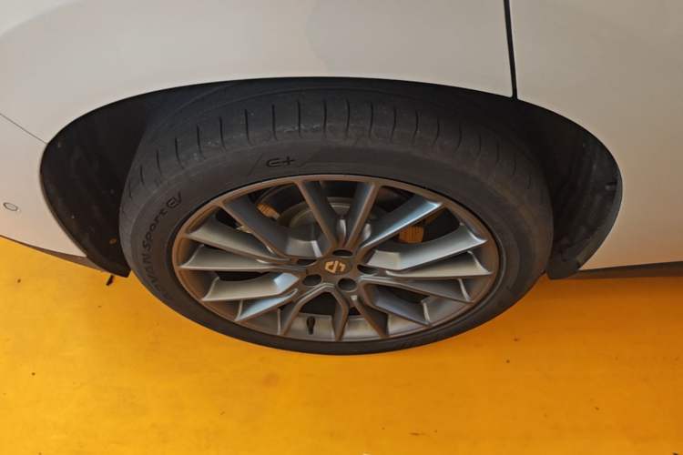 Used Leapmotor C10 2026 605 LiDAR Version Right Rear Wheel Hub