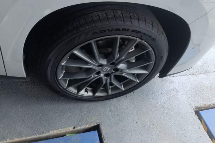 Used Leapmotor C10 2026 605 LiDAR Version Right Rear Wheel Hub