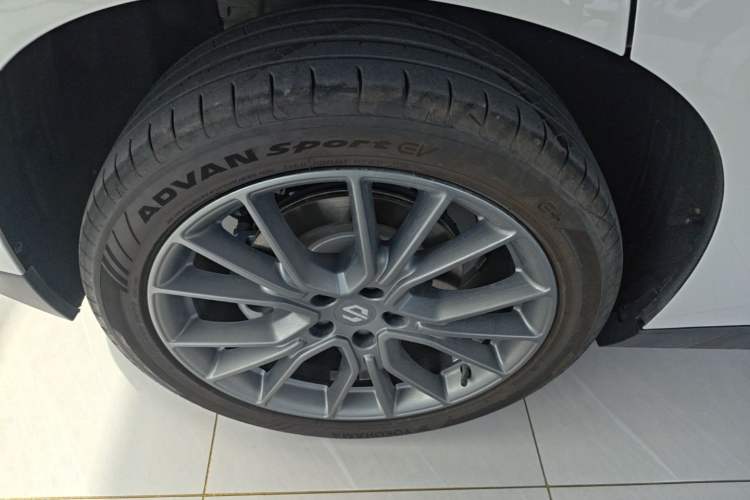 Used Leapmotor C10 2026 210 LiDAR Version Right Rear Wheel Hub