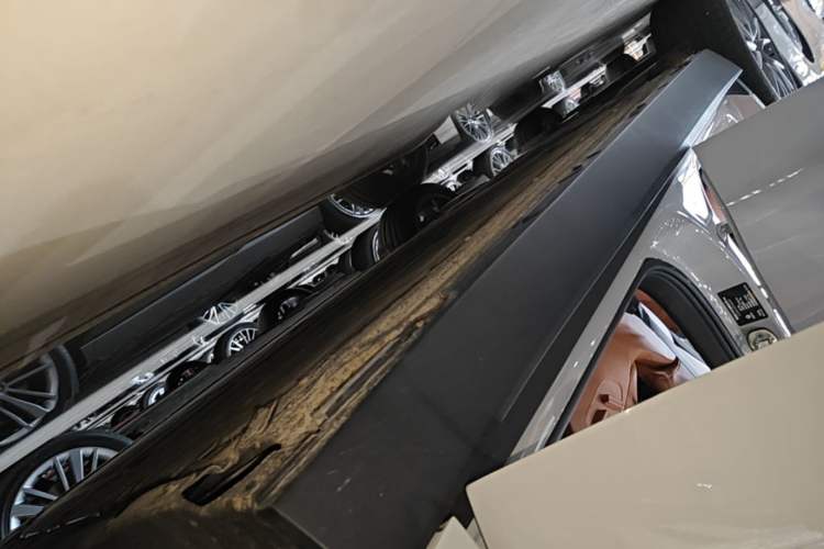 Used Leapmotor C10 2026 605 LiDAR Version Right Side Sill