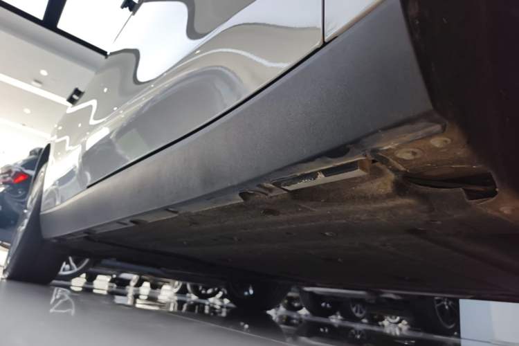 Used Leapmotor C10 2026 210 LiDAR Version Right Side Sill