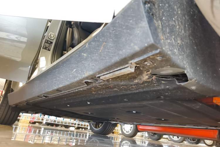 Used Leapmotor C10 2026 210 Joyful Edition Right Side Sill