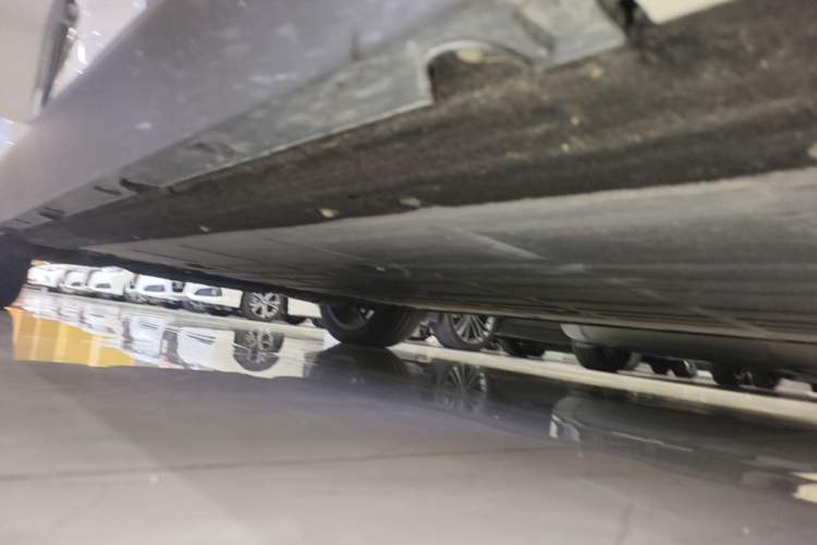 Used Leapmotor C10 2026 605 LiDAR Version Right Side Sill