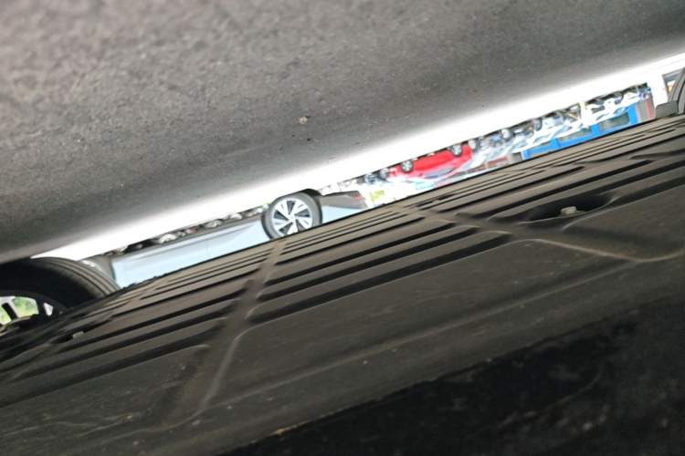 Used Leapmotor C10 2026 605 LiDAR Version Right Side Sill