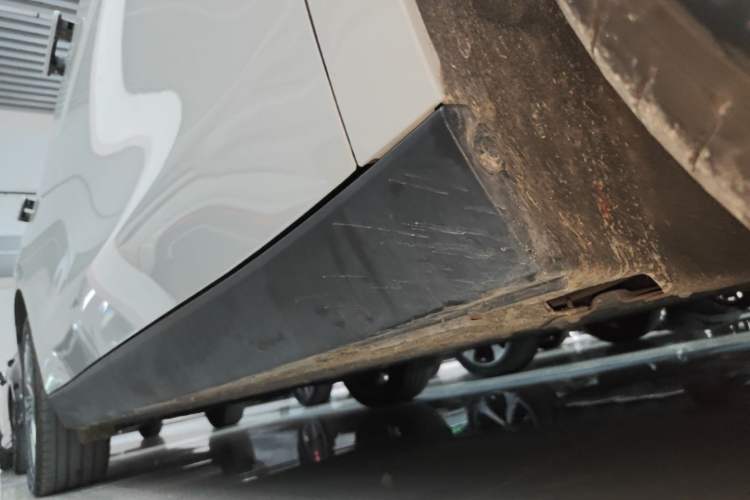 Used Leapmotor C10 2026 605 LiDAR Version Right Side Sill