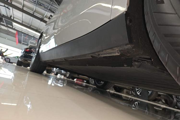 Used Leapmotor C10 2026 605 LiDAR Version Right Side Sill