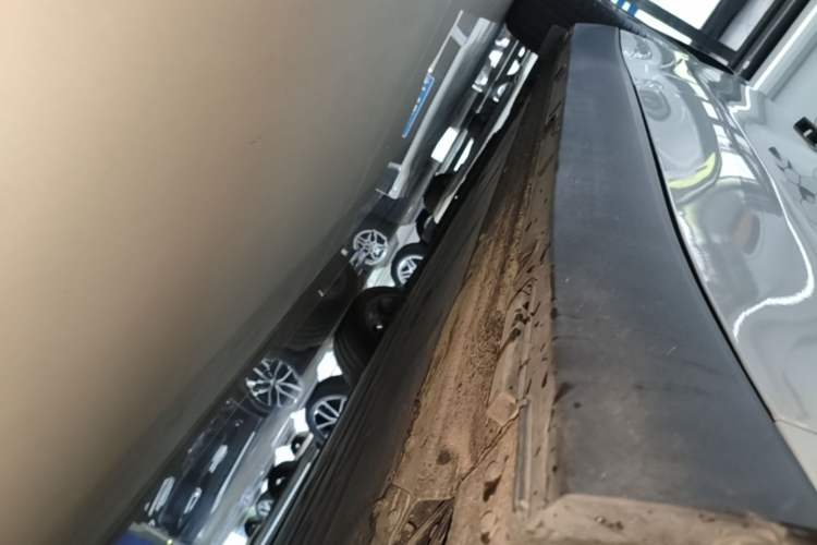 Used Leapmotor C10 2026 605 LiDAR Version Right Side Sill