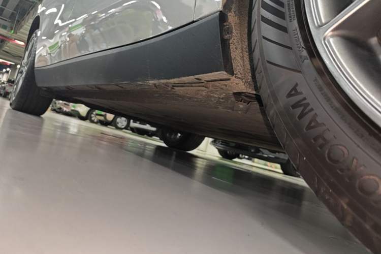 Used Leapmotor C10 2026 605 LiDAR Version Right Side Sill