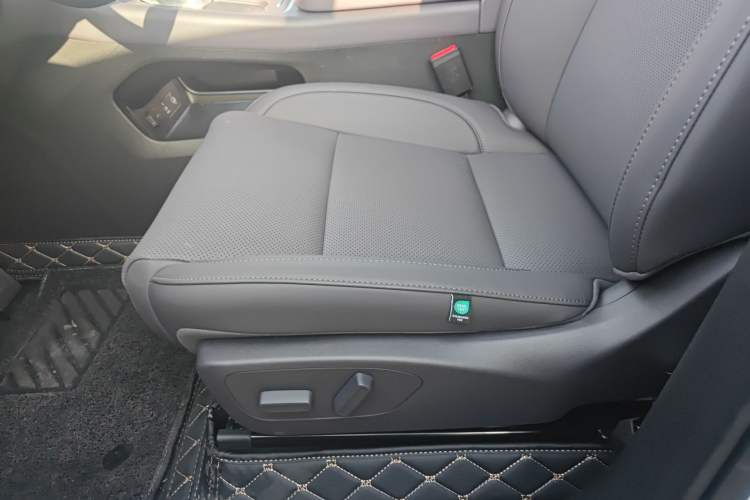 Used Leapmotor C10 2026 210 LiDAR Version Left Front Seat