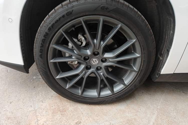 Used Leapmotor C10 2026 605 LiDAR Version Left Front Wheel Hub