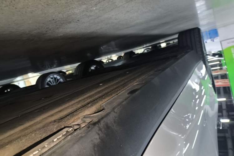 Used Leapmotor C10 2026 210 LiDAR Version Right Side Sill
