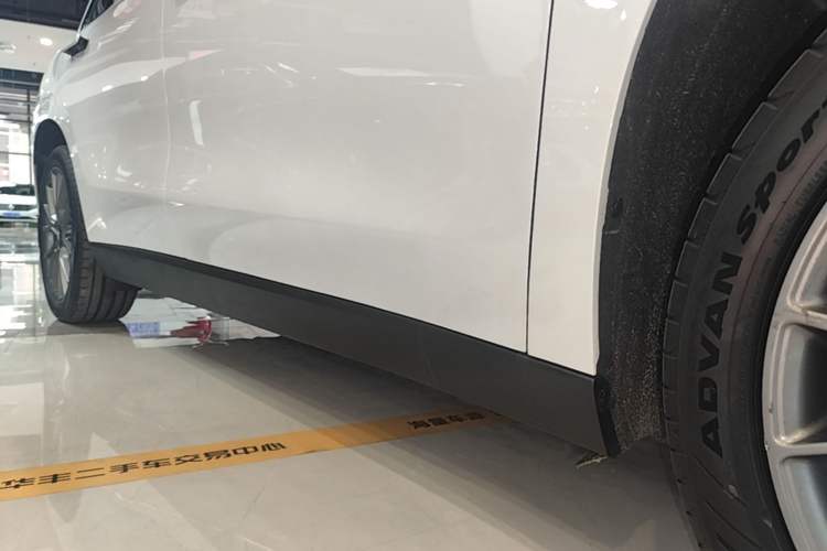 Used Leapmotor C10 2026 210 Joyful Edition Right Side Sill