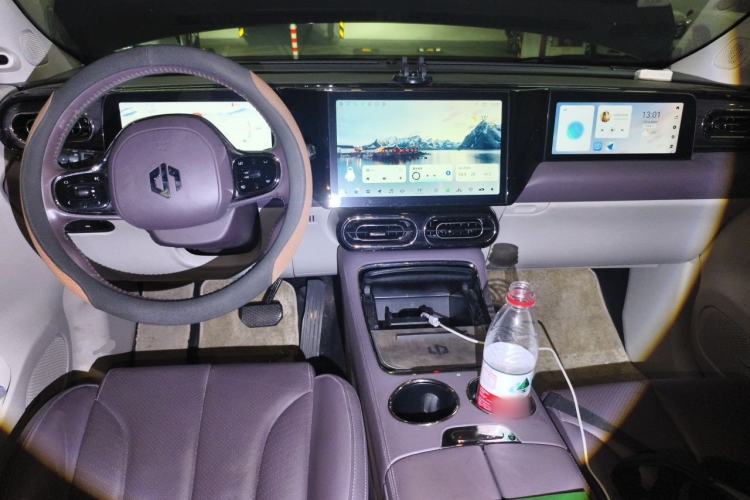 Used Leapmotor C11 2021 Zhixing Edition 510 Center Console