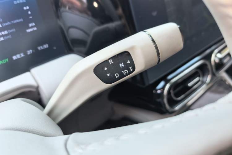 Used Leapmotor C11 2021 Luxury Edition Gear Lever