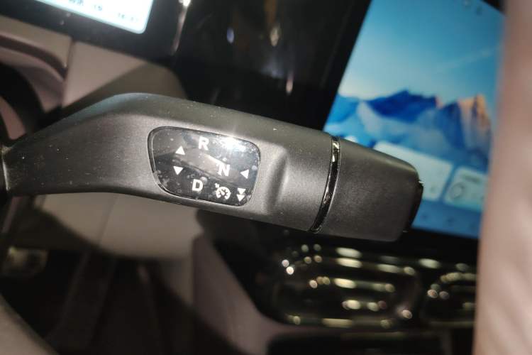 Used Leapmotor C11 2021 Luxury Edition Gear Lever
