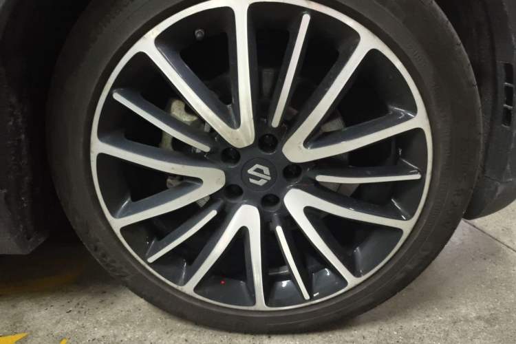 Used Leapmotor C11 2021 Zhixing Edition 510 Right Front Wheel Hub