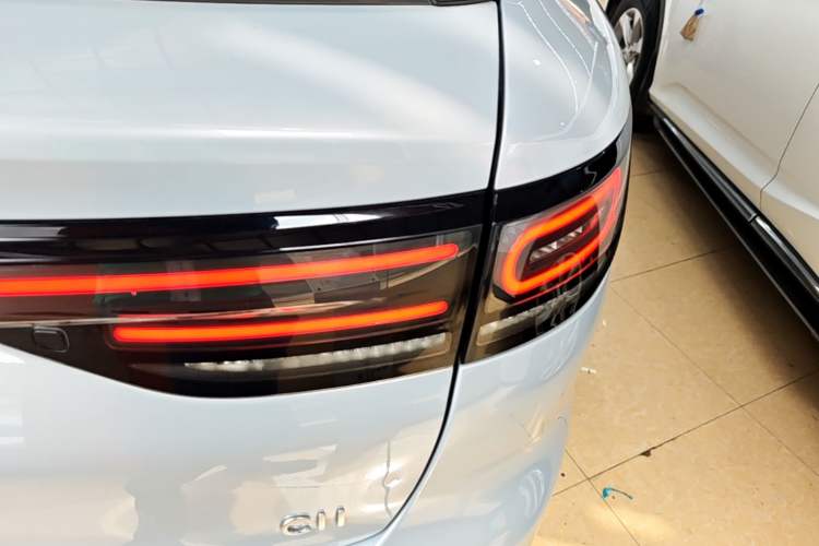 Used Leapmotor C11 2021 Revised Version Luxury Edition Right Rear Taillight