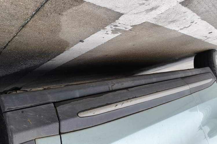 Used Leapmotor C11 2021 Deluxe Edition Right Side Sill