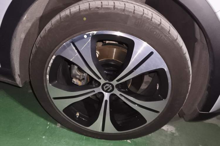 Used Leapmotor C11 2021 Luxury Edition Right Front Wheel Hub