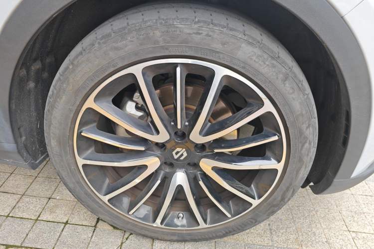 Used Leapmotor C11 2021 Luxury Edition Right Front Wheel Hub