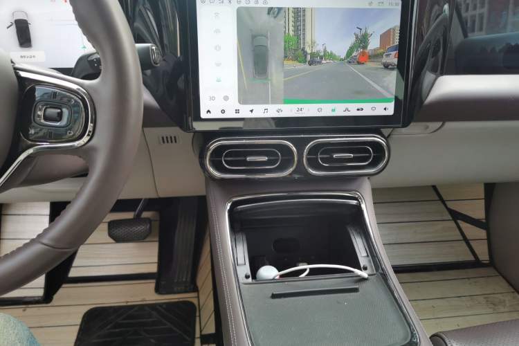 Used Leapmotor C11 2021 Luxury Edition Audio And AC Panel