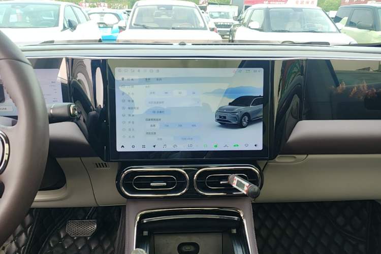 Used Leapmotor C11 2021 Revised Version Luxury Edition Audio And AC Panel