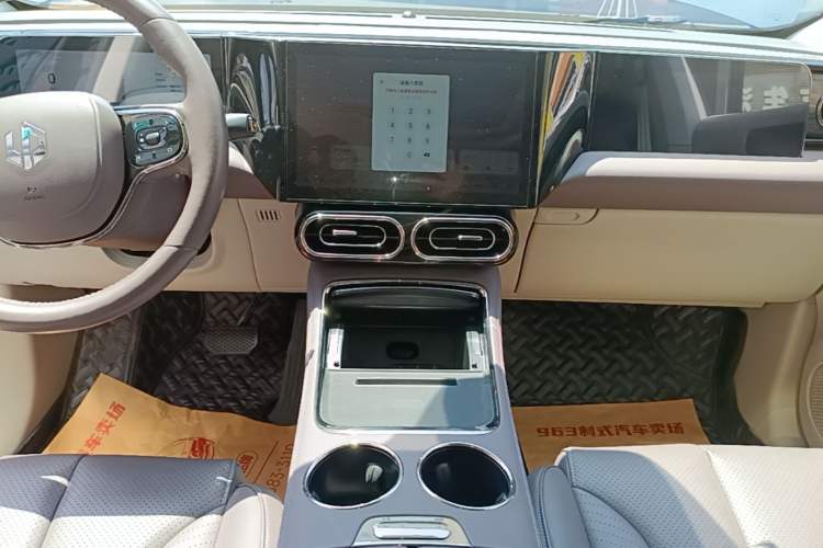 Used Leapmotor C11 2021 Revised Version Luxury Edition Audio And AC Panel