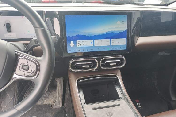 Used Leapmotor C11 2021 Luxury Edition Audio And AC Panel