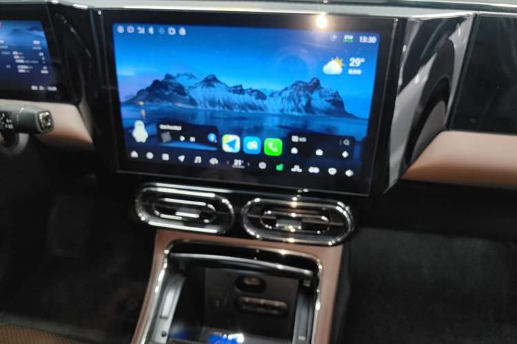 Used Leapmotor C11 2021 Revised Version Luxury Edition Audio And AC Panel