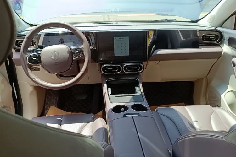 Used Leapmotor C11 2021 Revised Version Luxury Edition Center Console